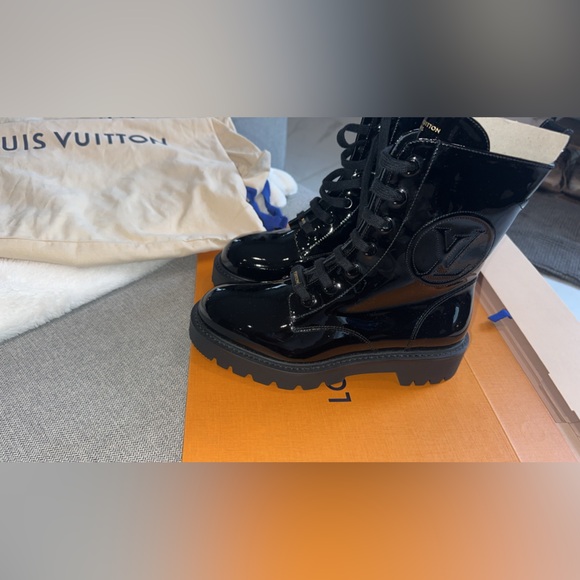 Black combat LV boots new - Picture 3 of 9